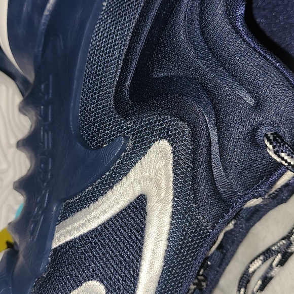 Mens Nike Cosmic Swirl NWOT Blue/ White Athletic Shoes - Navy and White - Picture 2 of 3